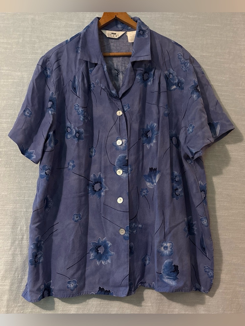 Studio SGS Blouse Short Sleeve Button Up Blue Floral Women’s Sz 18